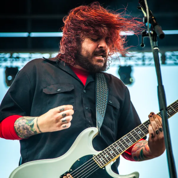 Sean Morgan from Seether plays guitar on Stage, photos by Nashville Photographer Run N Gun Photography