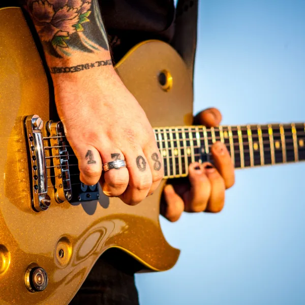 Sean Morgan from Seether plays guitar on Stage, photos by Nashville Photographer Run N Gun Photography